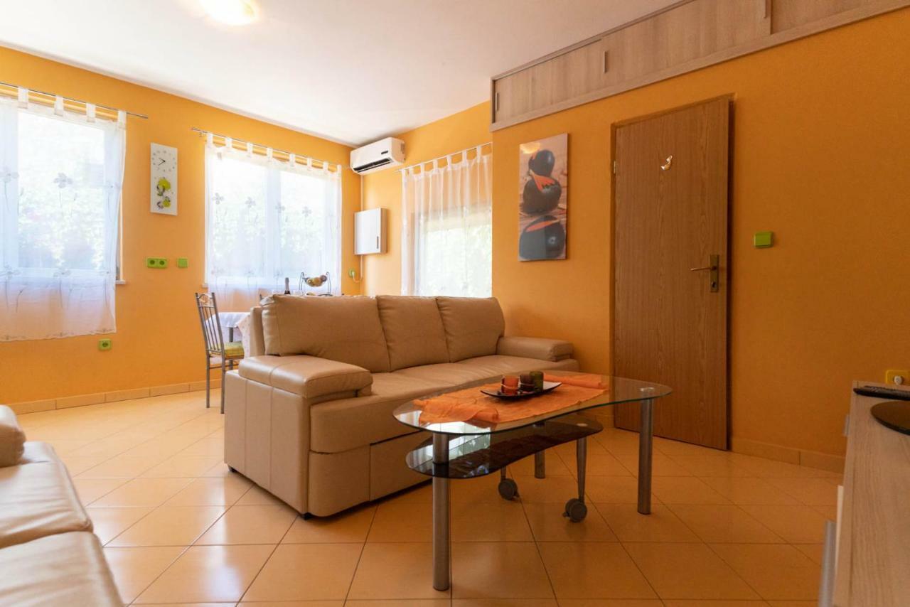 Apartment Limun Liznjan Bagian luar foto