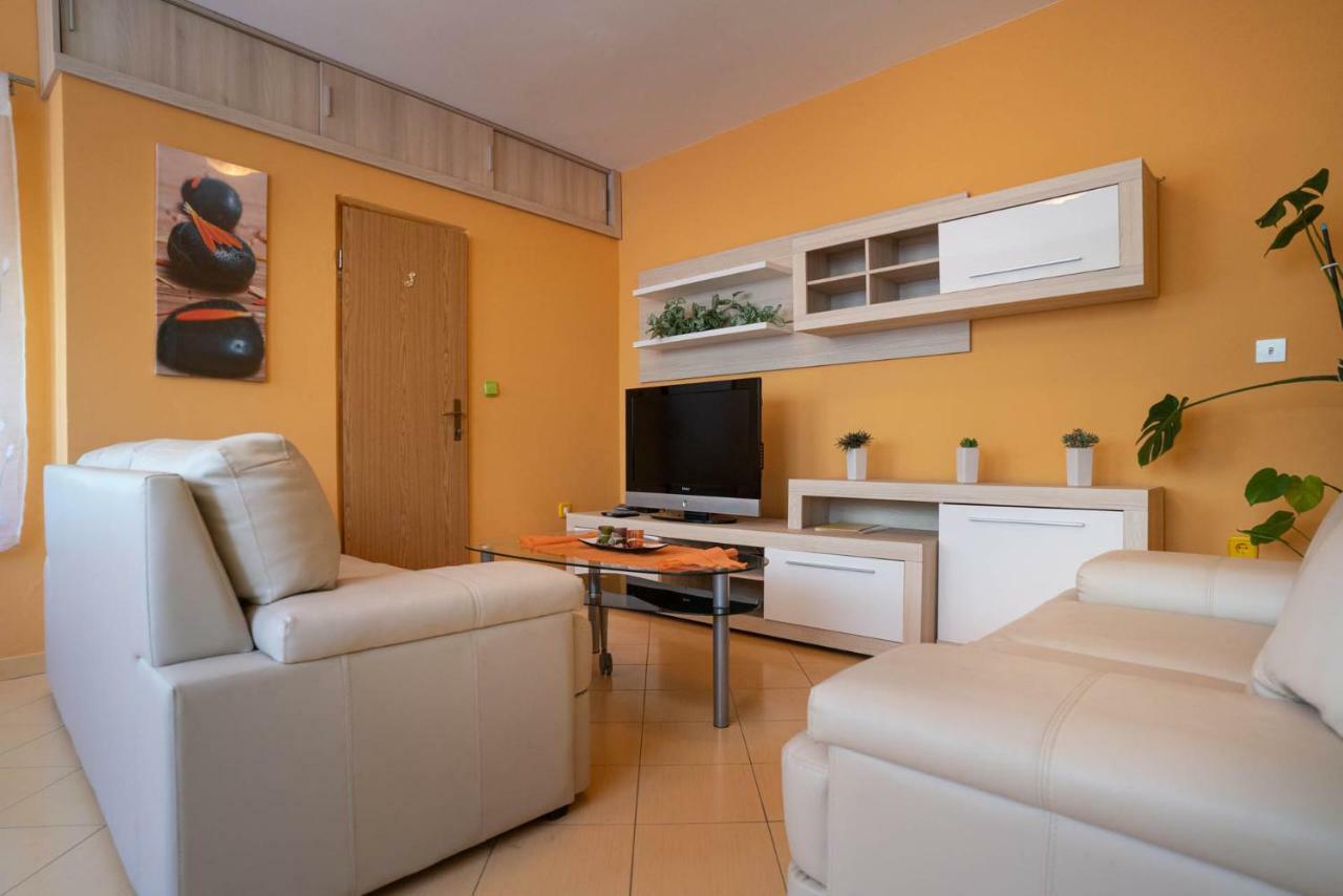 Apartment Limun Liznjan Bagian luar foto